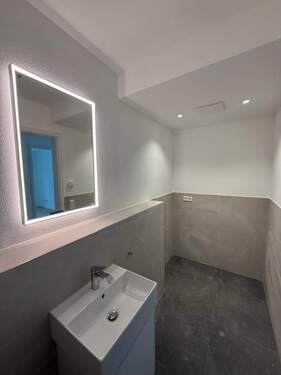 Gäste-WC - Etagenwohnung mit 96,00 m² in München zur Miete