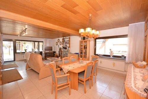 Wohnzimmer-EG - 4 Zimmer Mehrfamilienhaus, Wohnhaus zum Kaufen in Hürth