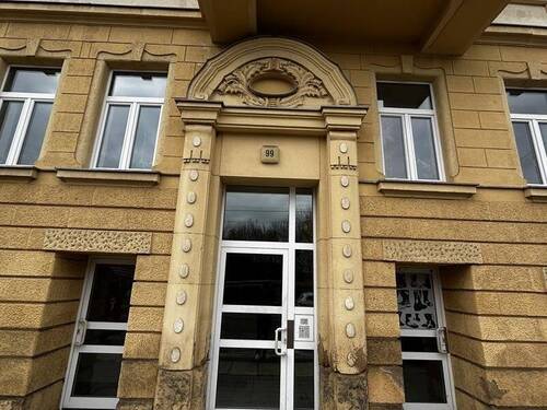 Detail Fassade Eingangsportal - 2 Zimmer Etagenwohnung in Plauen