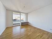 Schlafzimmer 1 mit Balkon - 