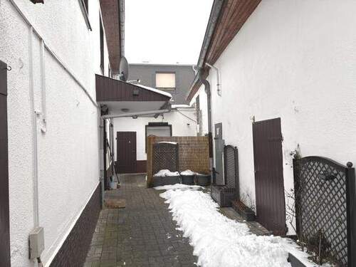 Hof und Nebengebäude - Einfamilienhaus mit 100,00 m&sup2; in Obhausen zum Kaufen