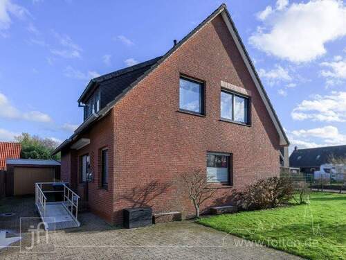 Aussenansicht - 5 Zimmer Mehrfamilienhaus, Wohnhaus zum Kaufen in Westoverledingen