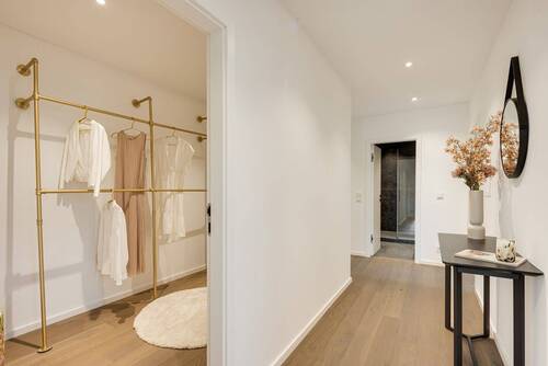 Ankleide und Flur - 