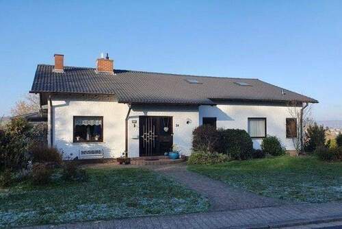 Vorderansicht - 9 Zimmer Einfamilienhaus zum Kaufen in Ottweiler