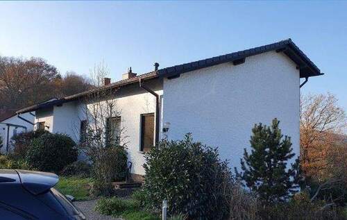 Seitenansicht - 9 Zimmer Einfamilienhaus in Ottweiler