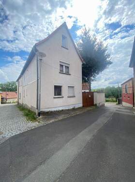 Ansicht Haus - 4 Zimmer Einfamilienhaus zum Kaufen in Apolda