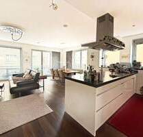 Komfortable 4-Zimmer-Wohnung mit Terrasse, Aufzug sowie bis zu 3 Stellplätzen - Stuttgart Bad Cannstatt