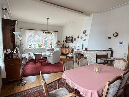 Wohn- Esszimmer mit offenem Kamin - Bauernhaus, Landhaus mit 220,00 m&sup2; in Lemwerder zum Kaufen