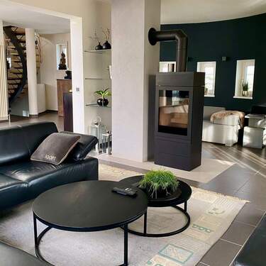 Gesamtaufnahme Wohnzimmer Kamin.JPG - 