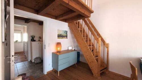 Treppe zur Galerie - 