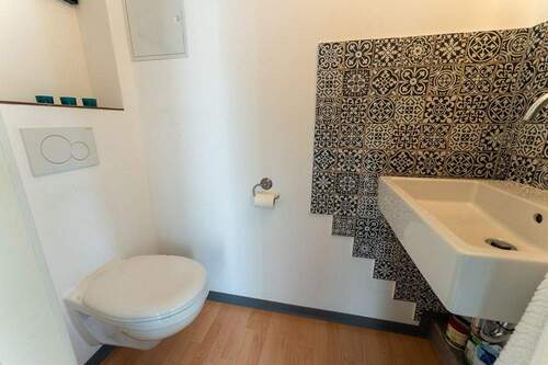 Gäste WC / Büro EG - 