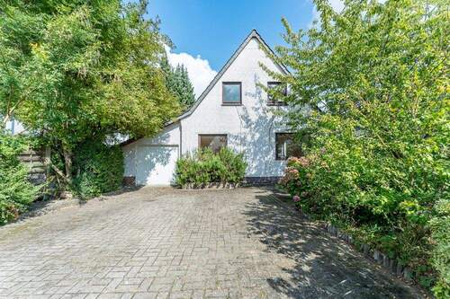 Vordere Ansicht - 6 Zimmer Mehrfamilienhaus, Wohnhaus zum Kaufen in Bremen / Kattenturm