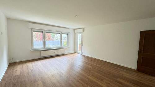 Wohnzimmer - 3 Zimmer Etagenwohnung zum Kaufen in Frankfurt am Main