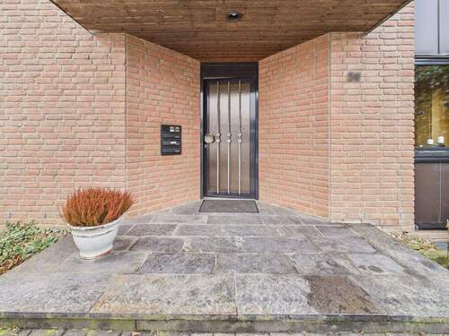 Hauseingang - 4 Zimmer Etagenwohnung in Bielefeld