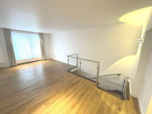 Wohnbereich - Neuwertige 2,5 Zimmer Wohnung im beliebten Nordend West mit EBK