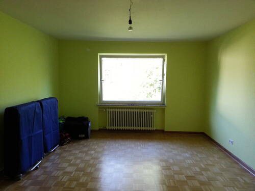 Zimmer 2 im 1.OG - inzw. weiß - 