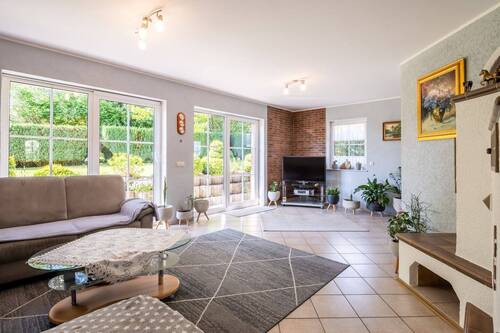 18305 Wohnzimmer - 6 Zimmer Mehrfamilienhaus, Wohnhaus in Daun