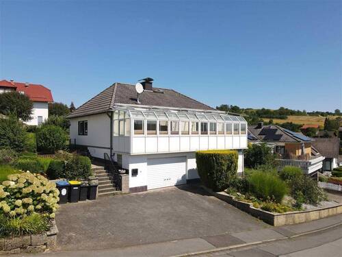 Titelbild - Lichtdurchfluteter Bungalow in Bestlage - mit traumhaftem Wintergarten