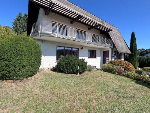 Südansicht mit Fernblick - 8 Zimmer Einfamilienhaus in Gersfeld / Hettenhausen