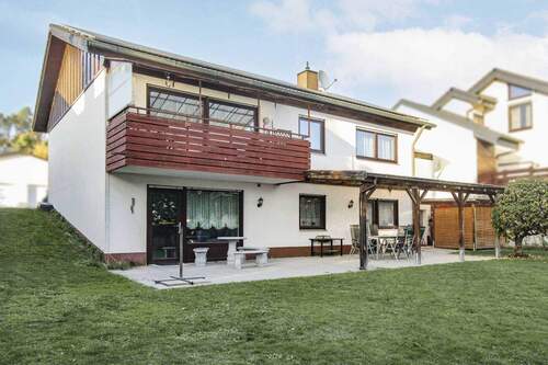 Rückseite - 6 Zimmer Einfamilienhaus in Adelsdorf