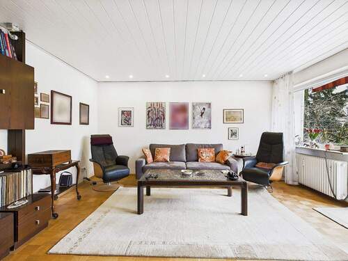 Wohnzimmer - 4 Zimmer Etagenwohnung in Stuttgart