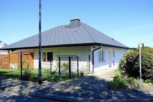 Außenansicht - Haus mit Praxis und Apartment - 550.000,00&nbsp;EUR Kaufpreis, ca.&nbsp; 200,00&nbsp;m&sup2;&nbsp;Wohnfl&auml;che