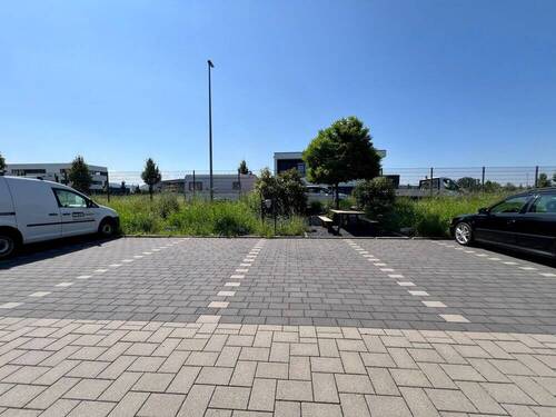 PKW-Stellplätze / Freisitz - 