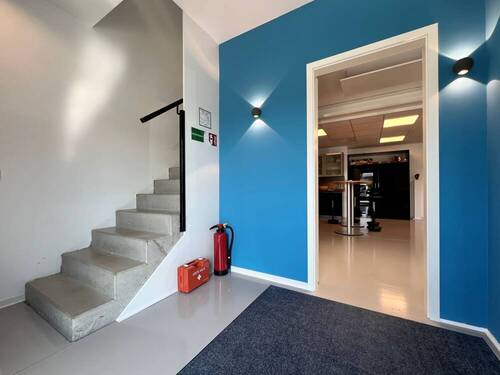 Eingang / Treppenaufgang - 