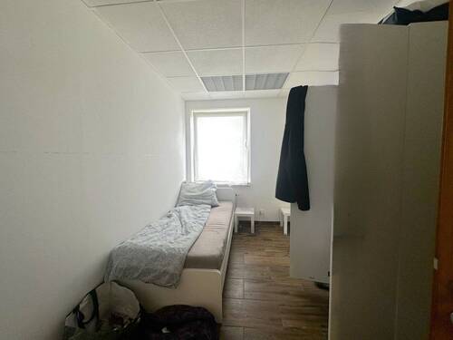 Schlafraum (1. OG rechts) - 