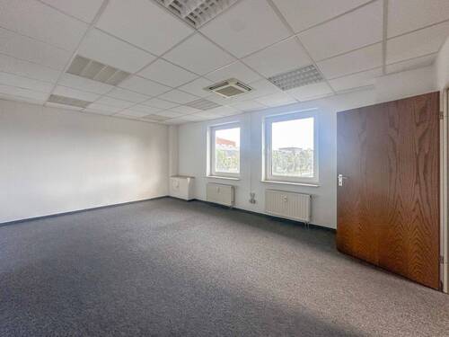 Grosszügiges Zimmer (1. OG li) - 