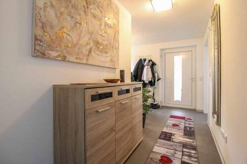 Flur - 3 Zimmer Etagenwohnung zum Kaufen in Ellgau