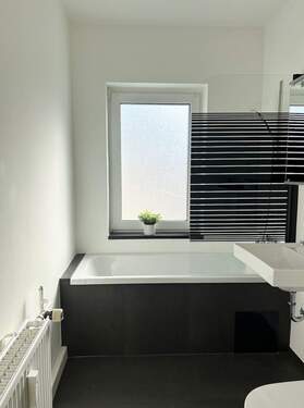 Badezimmer - Hell & modern: Eigentumswohnung mit EBK, Stellplatz & Tageslichtbad in Reichenbrand
