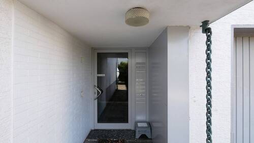 Hauseingang - 2 Zimmer Mehrfamilienhaus, Wohnhaus in Erwitte / Bad Westernkotten