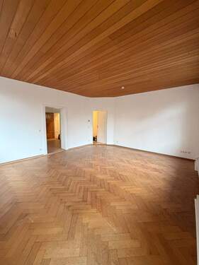 Wohnen - 5 Zimmer Etagenwohnung in Nürnberg