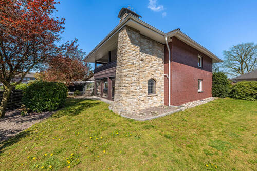 oder optisch untermalt auf dem Grün - 