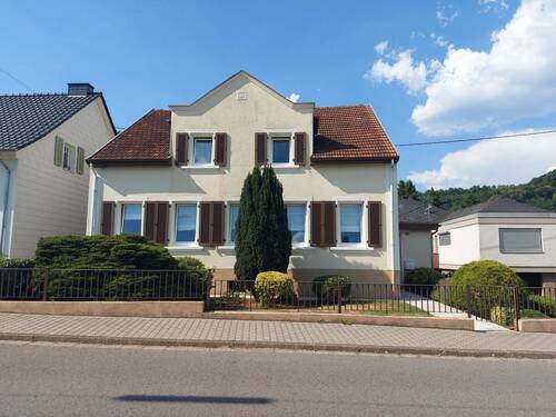 Straßenansicht - Modernisiertes Einfamilienhaus in Wallerfangen