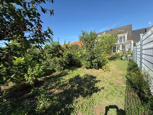 Gartenimpressionen - Doppelhaushälfte mit 151,70 m² in Graben-Neudorf zum Kaufen