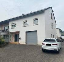 Zwei eigenständige Immobilien in Kröv:Wohn- und Geschäftshaus und Wohnhaus, jeweils mit Garage