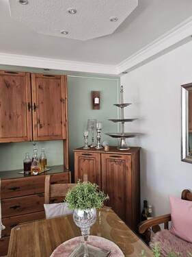 Wohnzimmer - 4 Zimmer Etagenwohnung zum Kaufen in Mönchengladbach