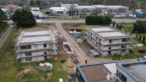 Häuser Gesamtansicht - Familien aufgepasst - hier wird Ihr Wohn(t)raum wahr - 4 moderne Doppelhaushälften in Apolda