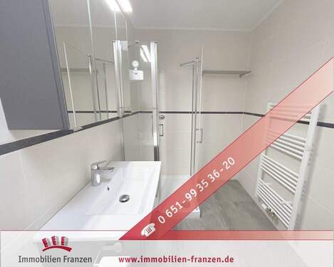 2. OG Badezimmer - Reihenmittelhaus mit Einliegerwohnung - ideal für Familien, Mehrgenerationen oder zur Vermietung!