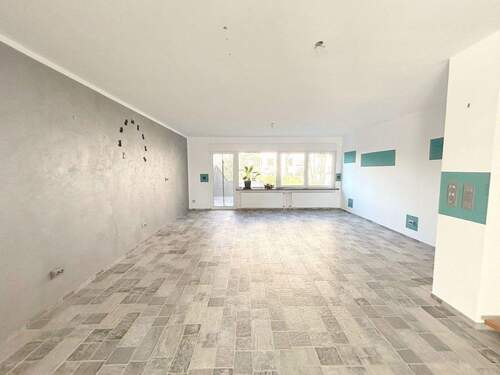 Küche und Essbereich - 6 Zimmer Reihenmittelhaus zum Kaufen in Konz