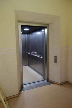 Patientenfahrstuhl - Büro in Reichenbach zum Kaufen