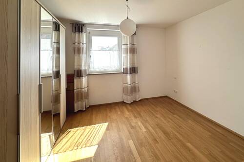 Schlafzimmer/Büro EG - 