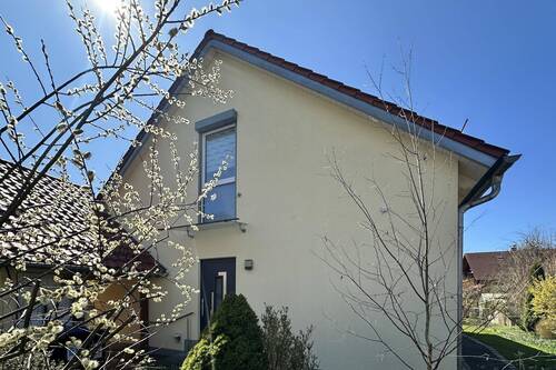 Ansicht Nordseite Eingang - Das Haus für alle Lebensumstände in Egling a.d.P.