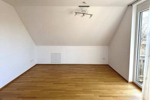 Wohn-/Esszimmer DG - 