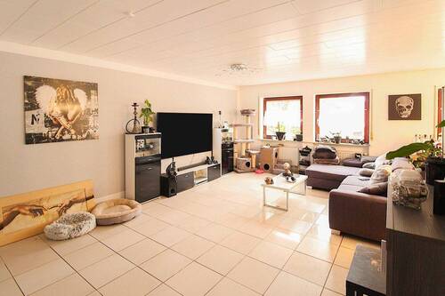 Wohnzimmer - 6 Zimmer Einfamilienhaus in Lauffen am Neckar