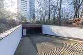Zufahrt zur Tiefgarage - 