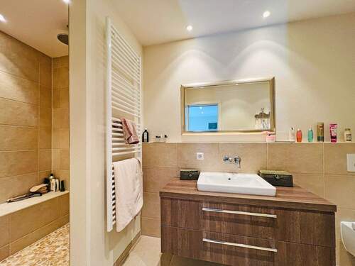 Badezimmer im Wellnessbereich - 