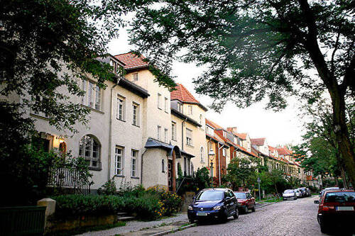 bezirksguide_zehlendorf_dahlem_amhirschsprung_01_delenk.jpg - 
